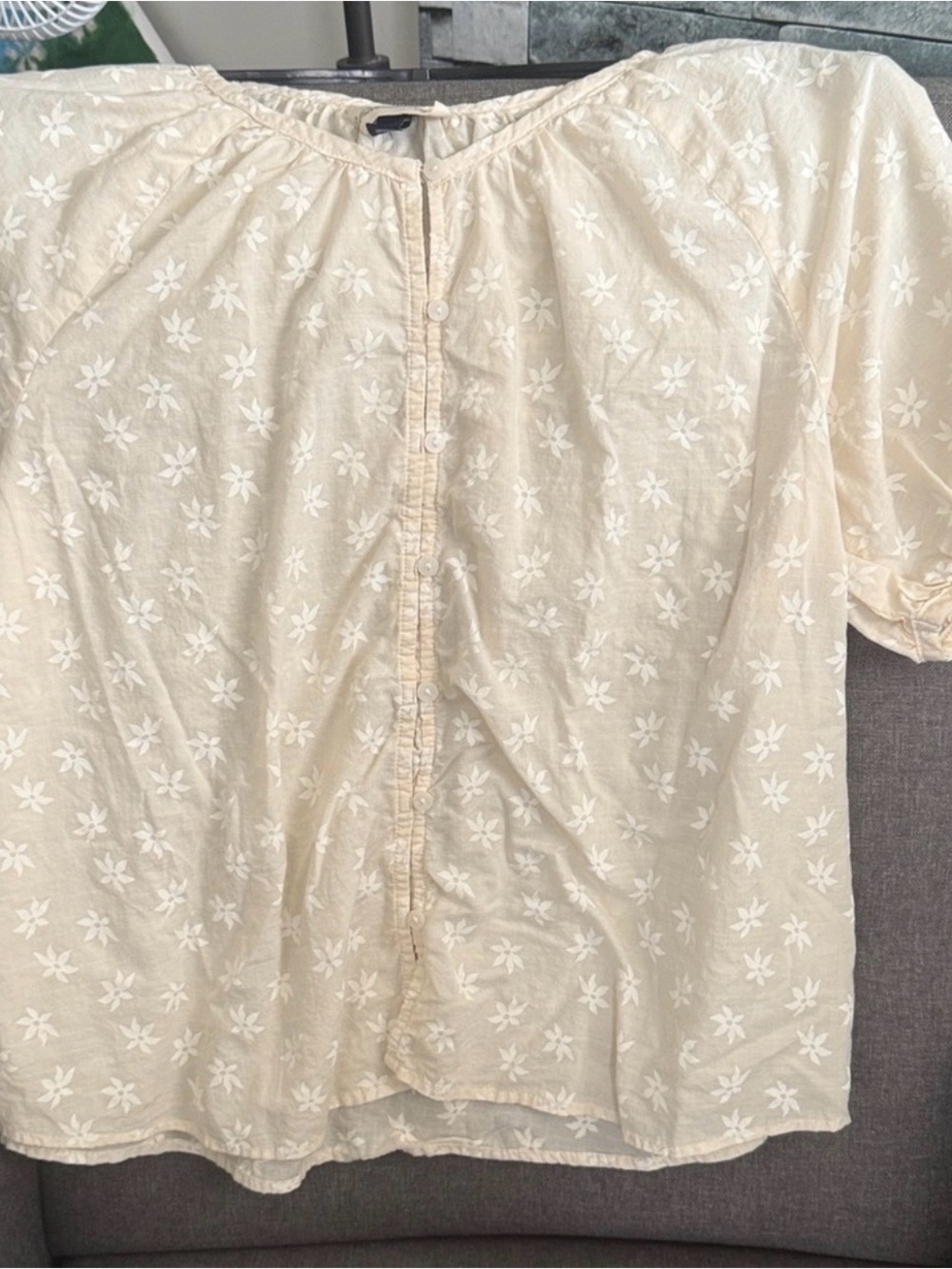 Universal Thread Cream Floral Short Puff Sleeve Blouse